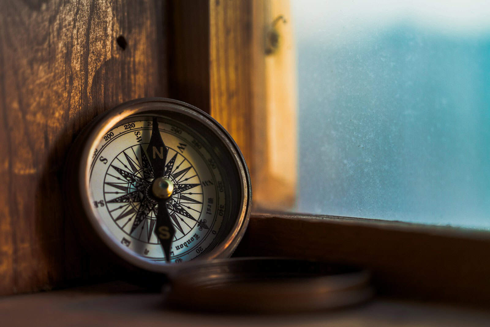 round white compass resembling the idea of finding your purpose in life
