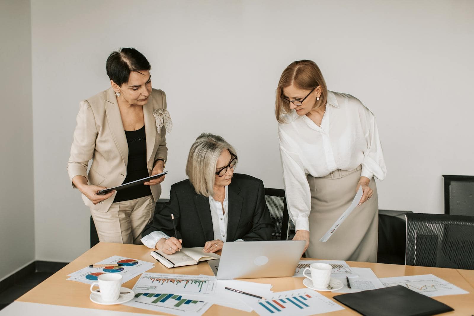 Experienced business woman overwhelmed by bureaucracy and politics thinking how to quit corporate job